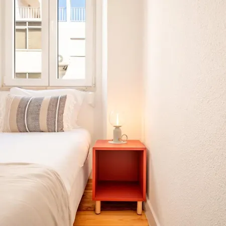 Guestready - Captain's 1e Near Alfama Апартаменты