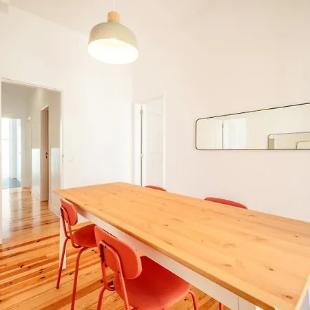 Guestready - Captain's 1e Near Alfama Апартаменты *